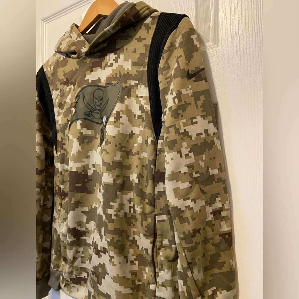 NIKE TAMPA BAY BUCS SALUTE TO SERVICE HOODIE TAN NFL Youth Large 14/16 - Picture 2 of 5